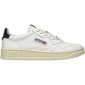 Autry Medalist Low White Black (Women's) AULM LL22