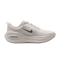 Nike Vomero Plus College Grey Light Iron Ore Gum HV8150-005
