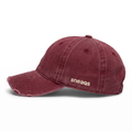 SNEAQS empty head cap washed rood, zijkant met sneaqs-borduursel