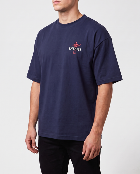 SNEAQS Harlem Tee Navy Red - on body