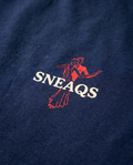 SNEAQS Harlem Tee Navy Red - logo detail